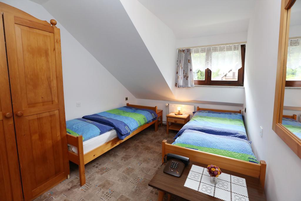 Bed & Breakfast Hisa Resje بوينج الغرفة الصورة